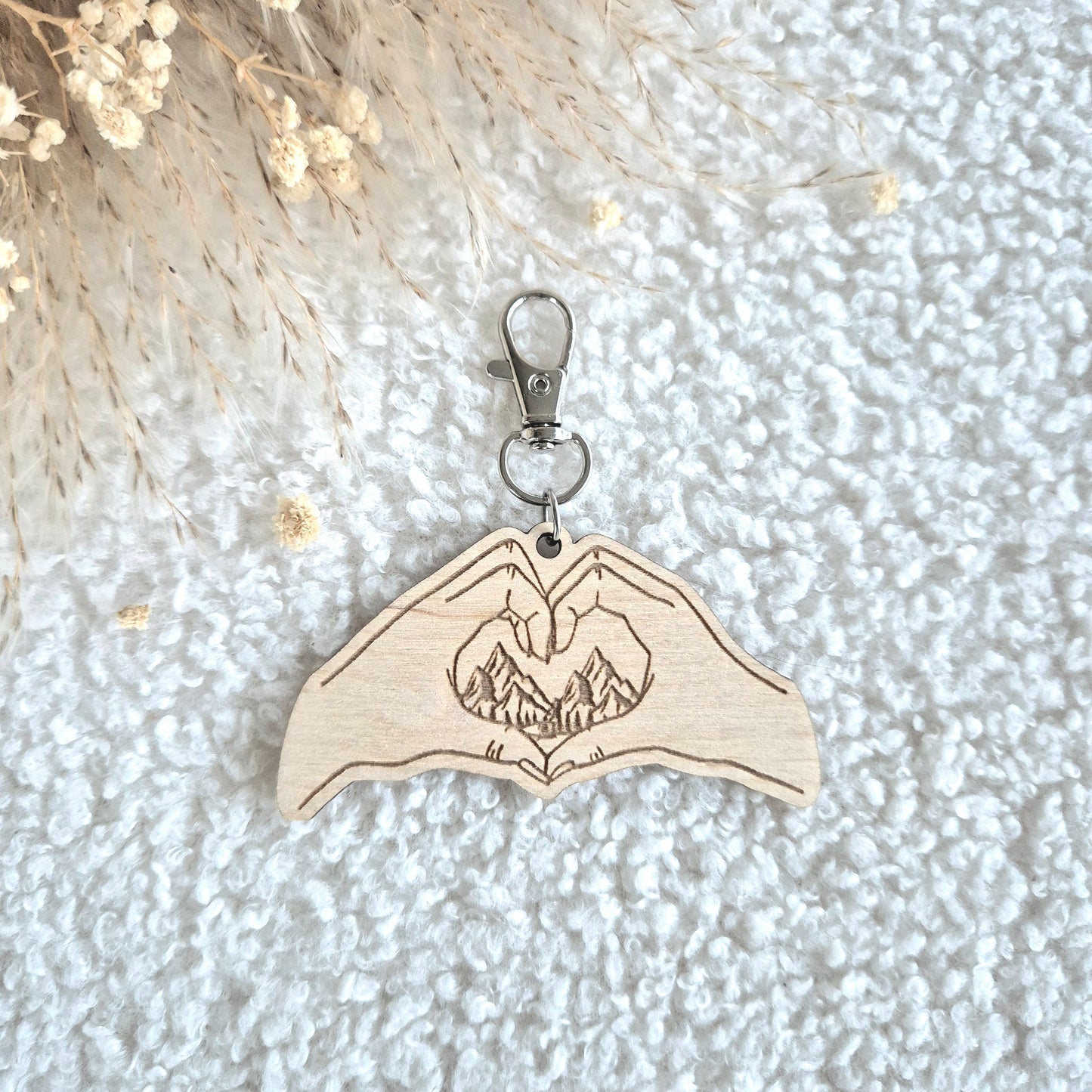 Porte-clés en bois montagnes cœur