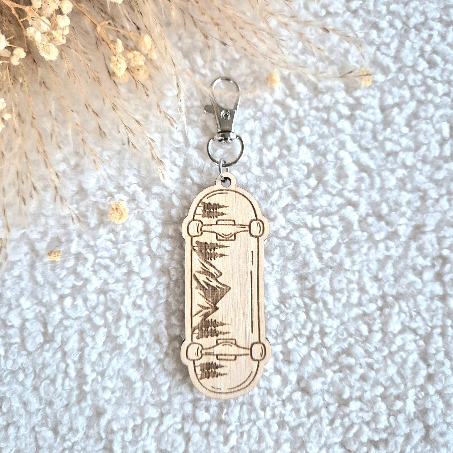 Porte-clés en bois skate montagnes
