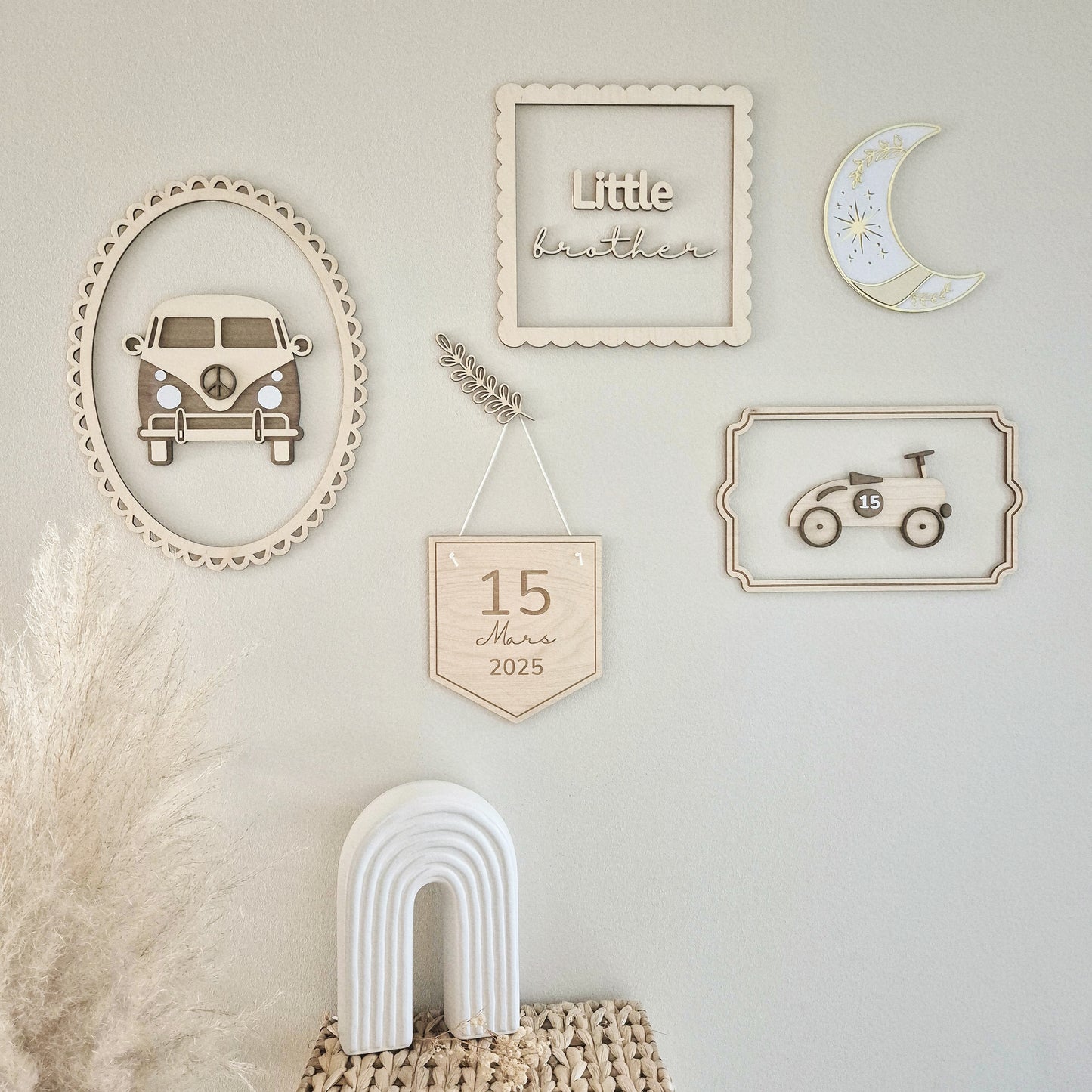 Ensemble de cadres et éléments décoratifs personnalisés + un feuillage offert !