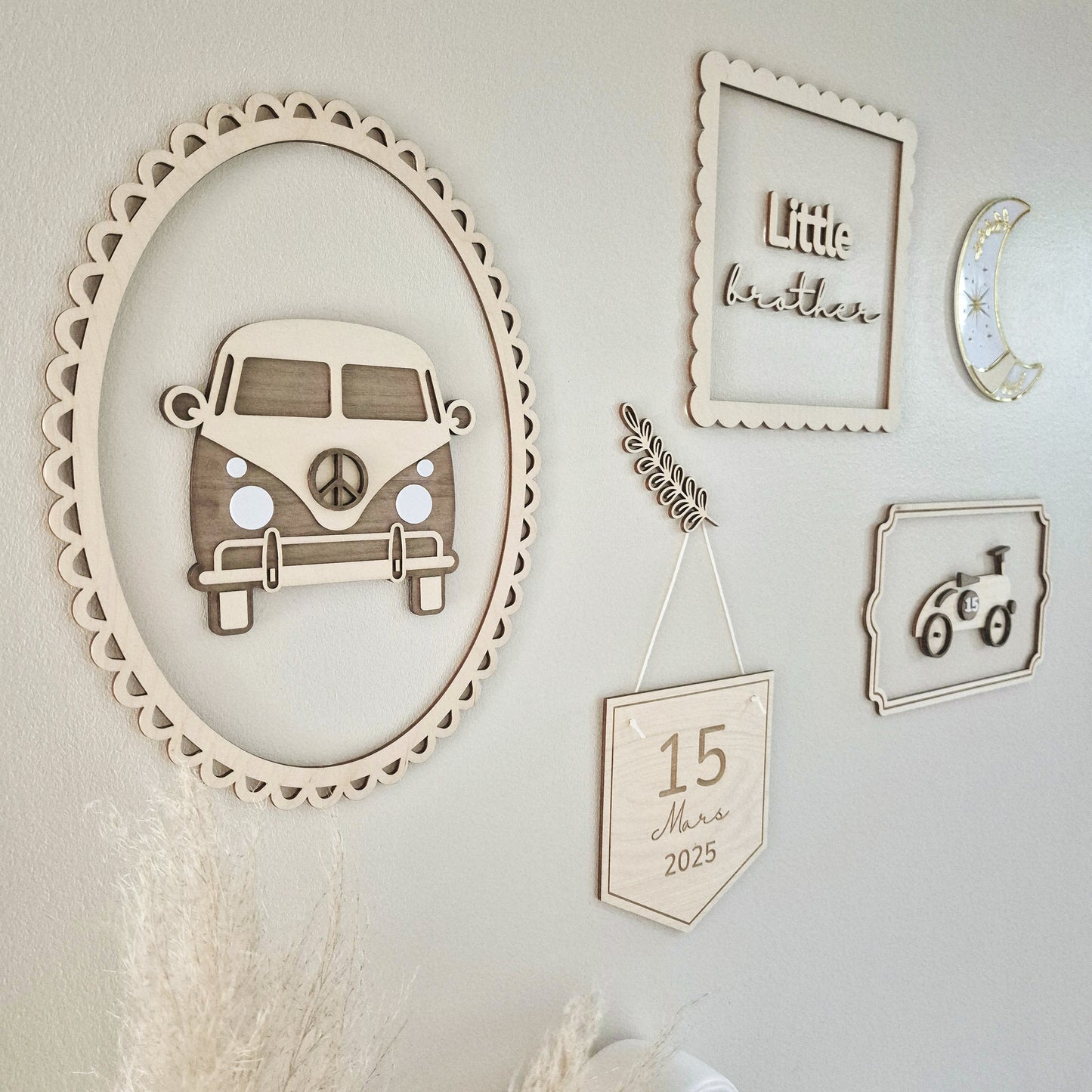Ensemble de cadres et éléments décoratifs personnalisés + un feuillage offert !