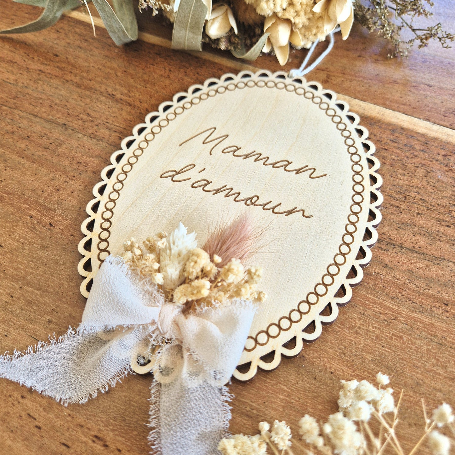 Suspension médaillon fleurs séchées personalisée