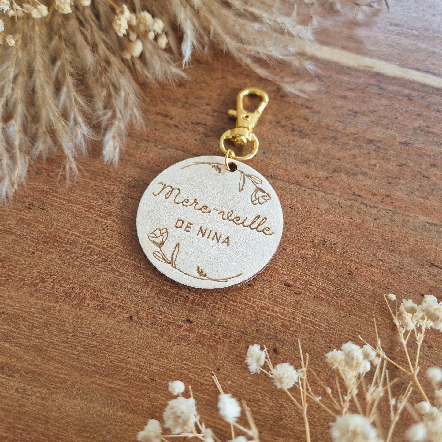Porte-clés en bois rond fleuri personnalisé