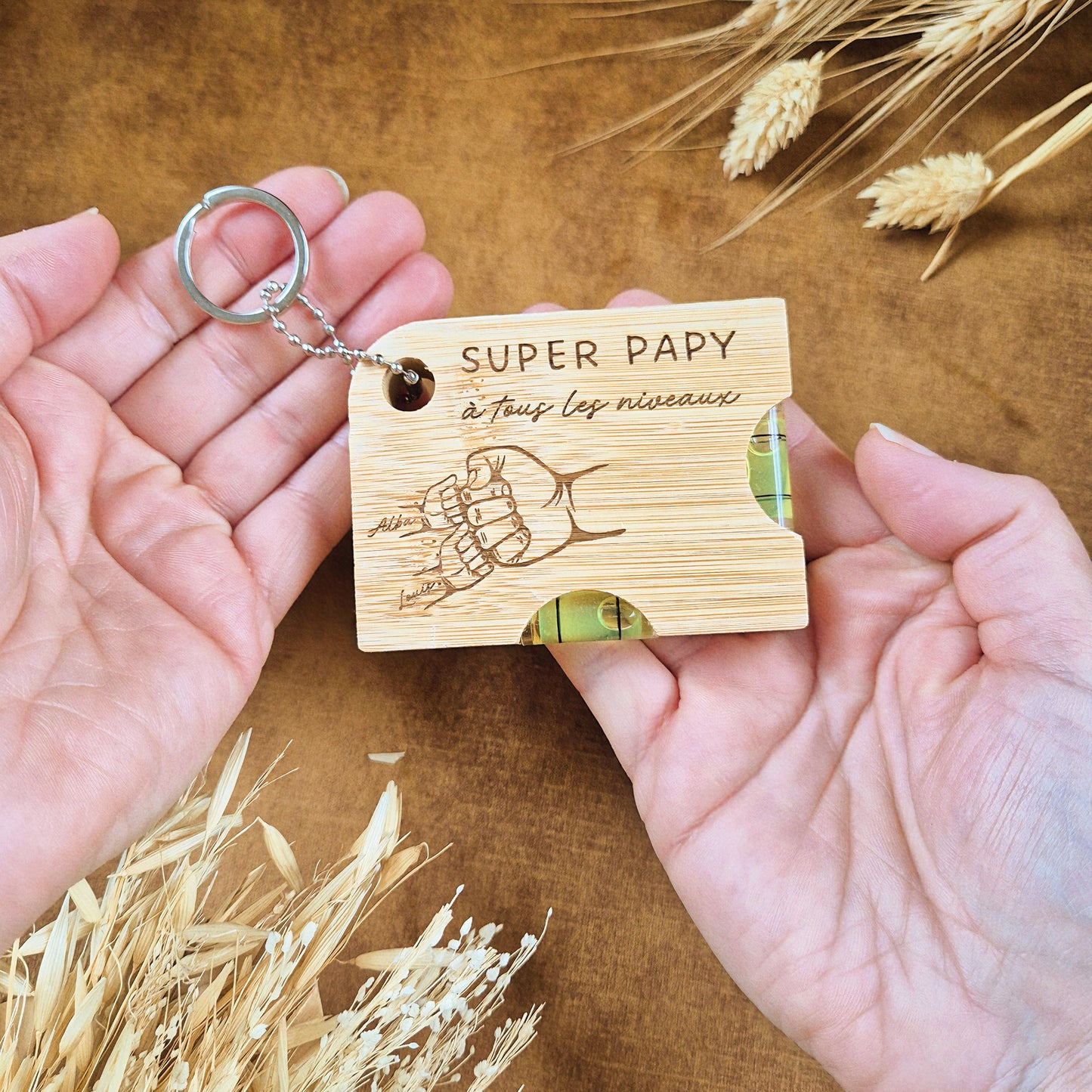 Porte-clés multifonction niveaux et décapsuleur personnalisé - Cadeau papy