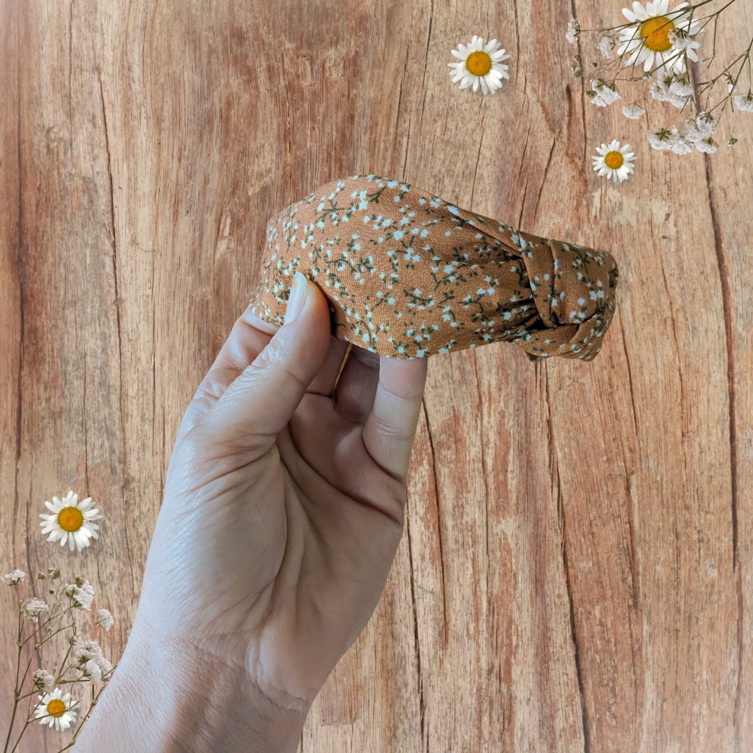 Serre-tête façon bandeau tissu fleuri camel