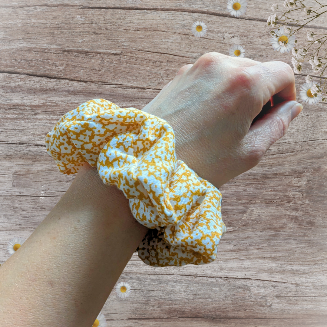 Maxi chouchou fleuri moutarde