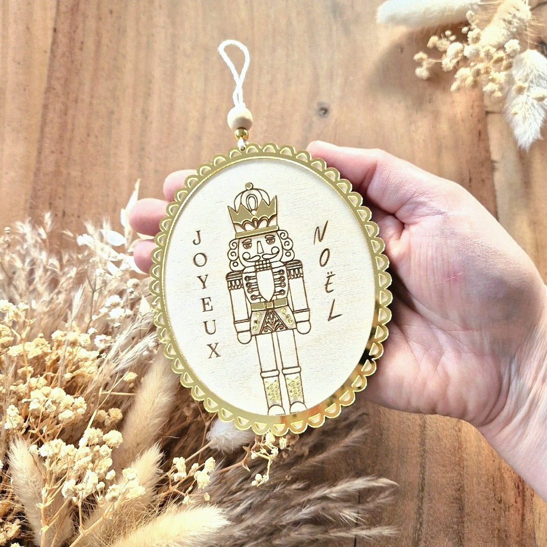 Suspension médaillon Casse- Noisette