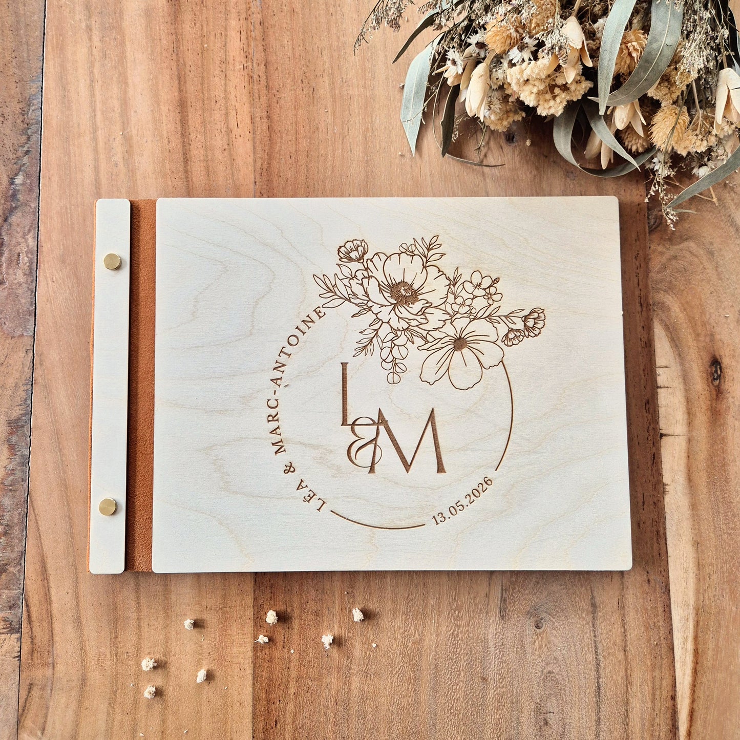 Livre d'or en bois personnalisé sur mesure mariage - Léa & Marc-Antoine
