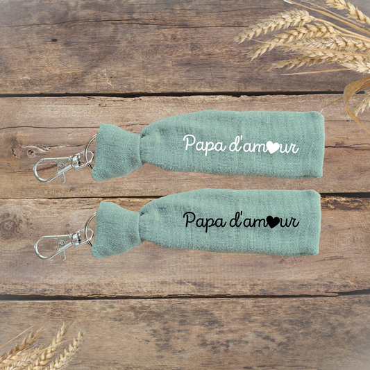 Porte-clés Papa d'amour - double gaze de coton vert céladon, texte blanc ou noir - personnalisable