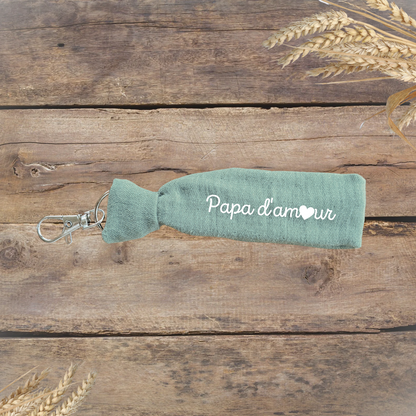 Porte-clés Papa d'amour - double gaze de coton vert céladon, texte blanc ou noir - personnalisable