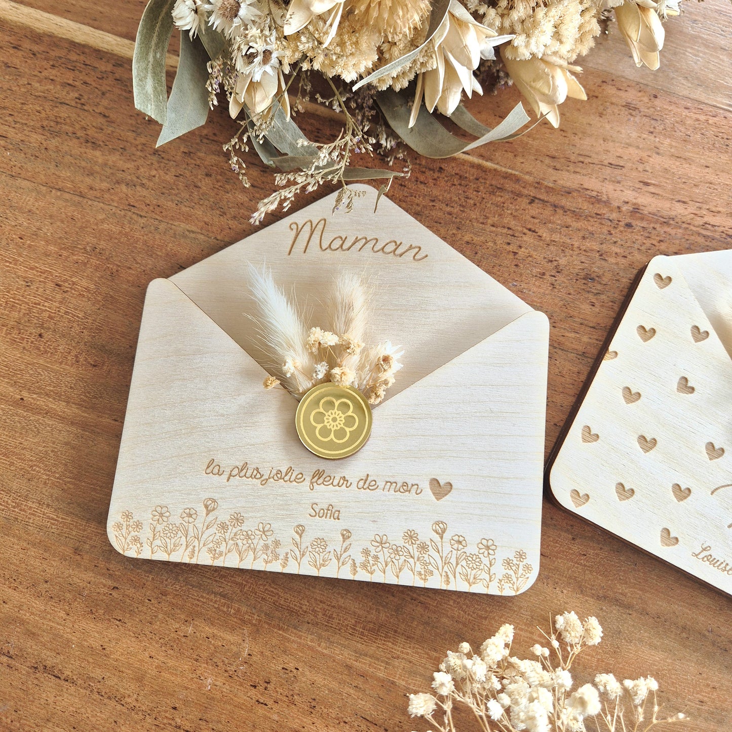 Enveloppe bois et fleurs séchées personnalisée - Maman