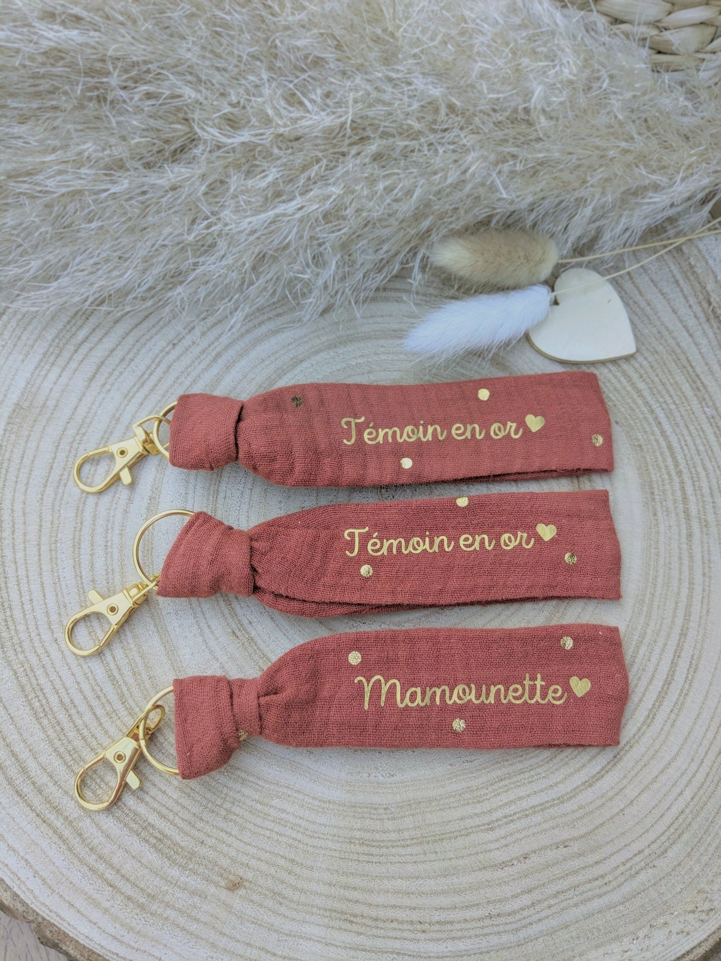 3 porte-clés rouille et pois dorés
