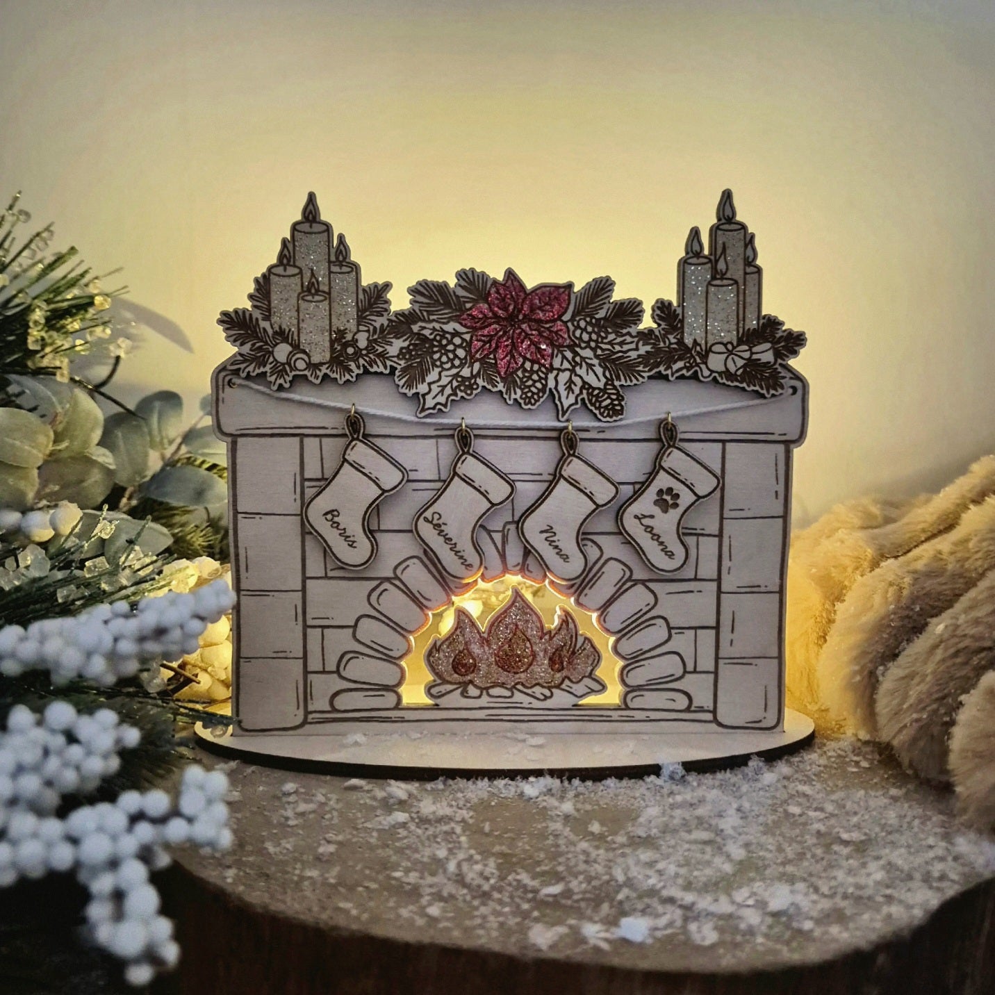 Photophore cheminée de Noël avec chaussettes personnalisées