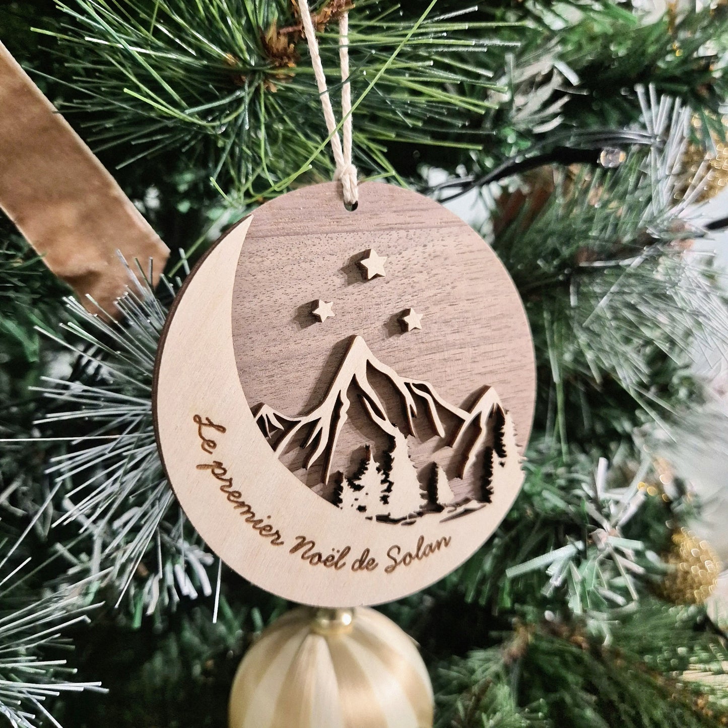 Suspension lune et montagnes personnalisée