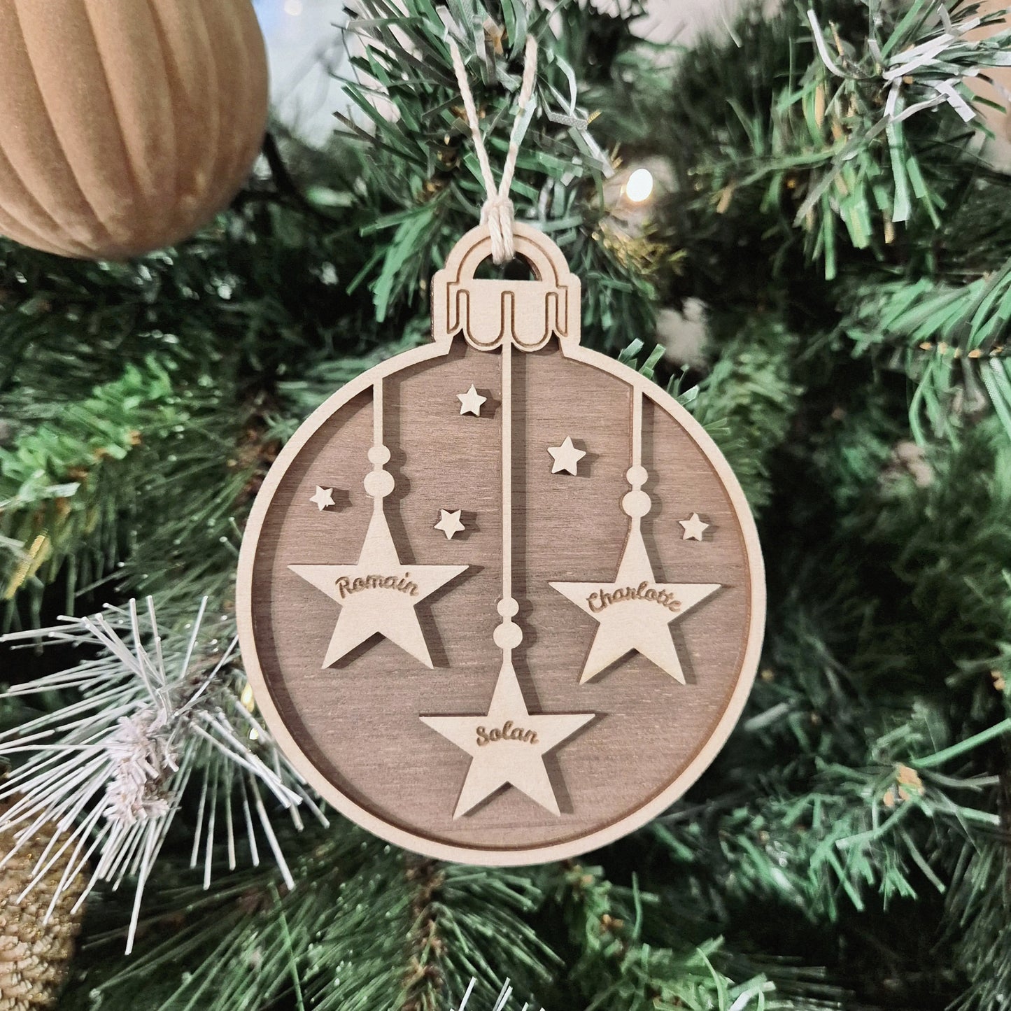 Suspension boule étoiles personnalisée