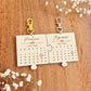 Duo de porte-clés en bois personnalisés - Puzzle calendrier