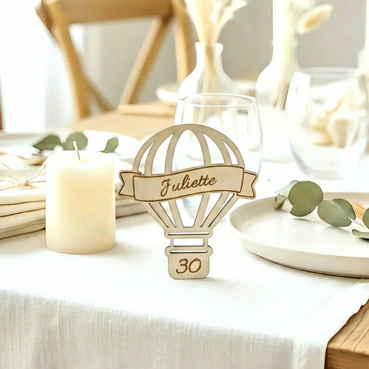 Marque place en bois personnalisé - Montgolfière
