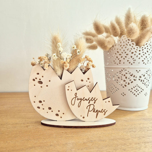 Décoration en bois œuf de Pâques et fleurs séchées personnalisée