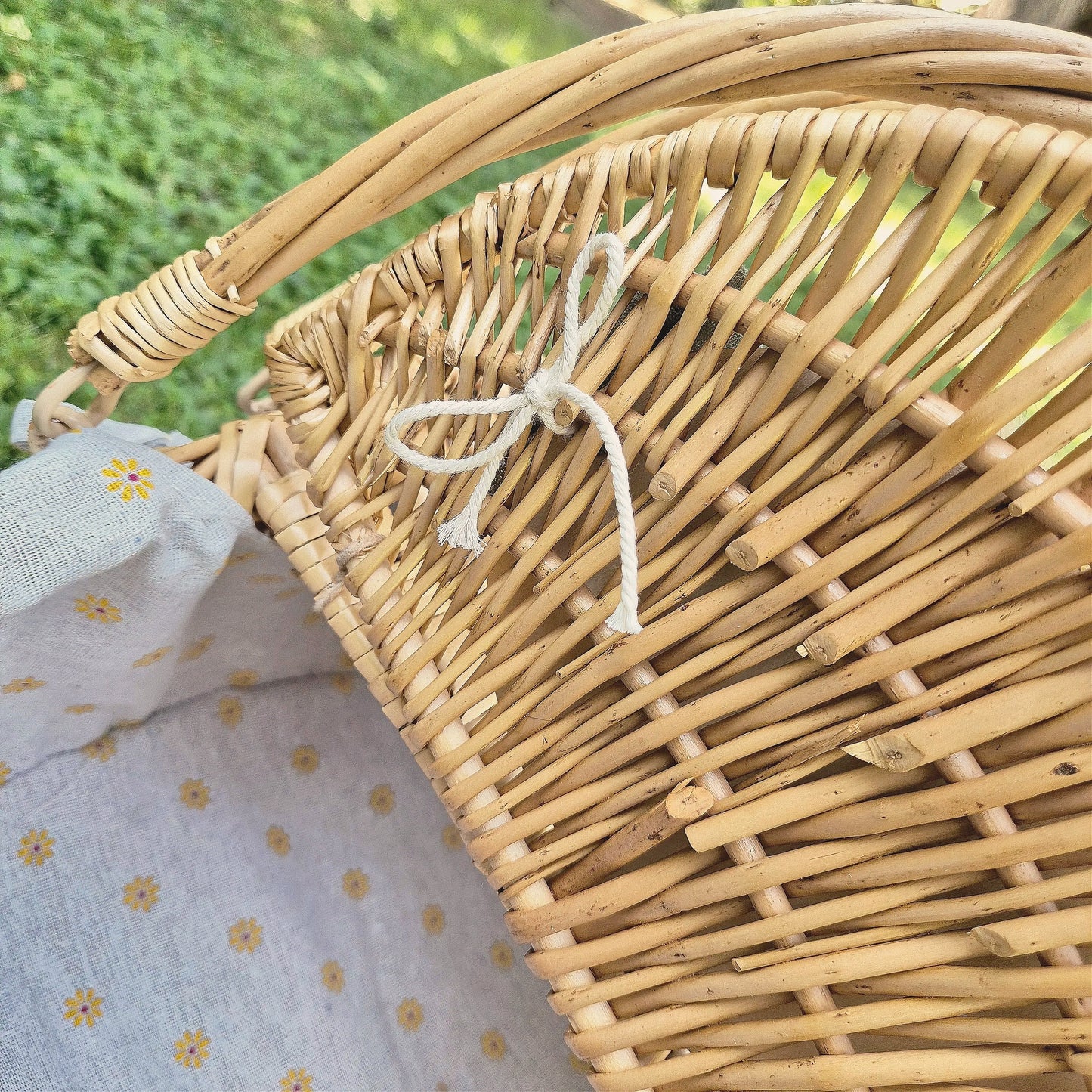 Carte souvenir en bois personnalisée avec fleurs séchées