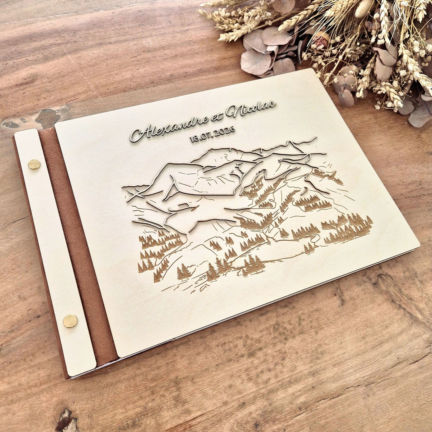 Livre d'or en bois personnalisé sur mesure - Montagnes