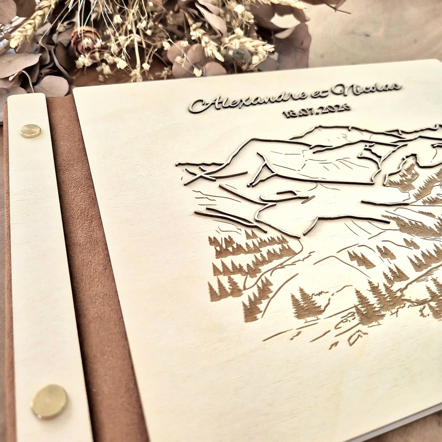 Livre d'or en bois personnalisé sur mesure - Montagnes