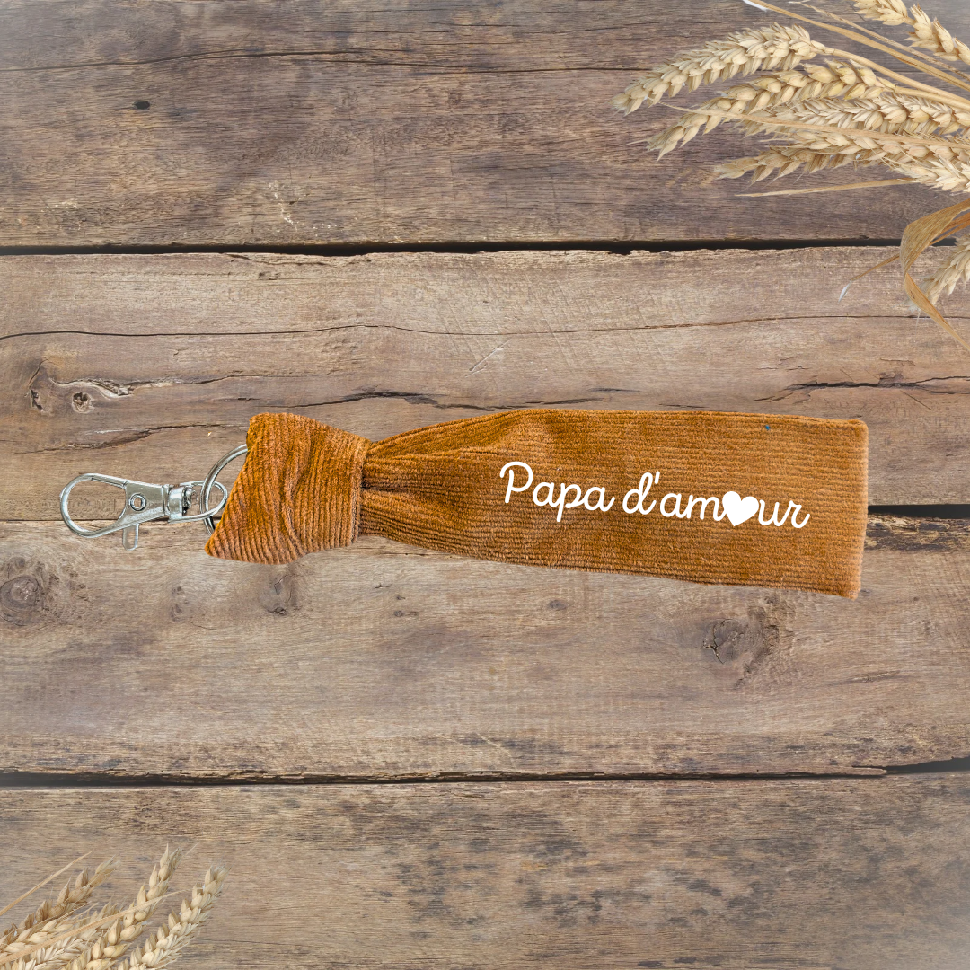 Porte-clés Papa d'amour - collection velours camel, texte blanc ou noir - personnalisable